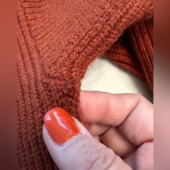Forever 21 V-Neck Pullover Sweater Very Pretty Rust/Brown Size Med Academia - Picture 9 of 12